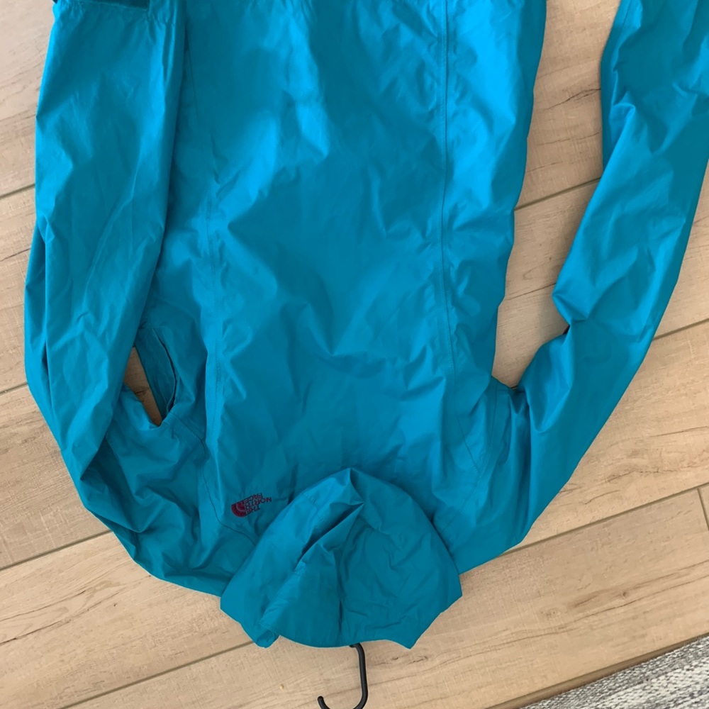 North face light windbreaker - Picture 3 of 4